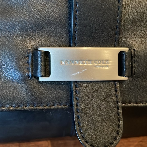 Kenneth Cole purse - Picture 2 of 6